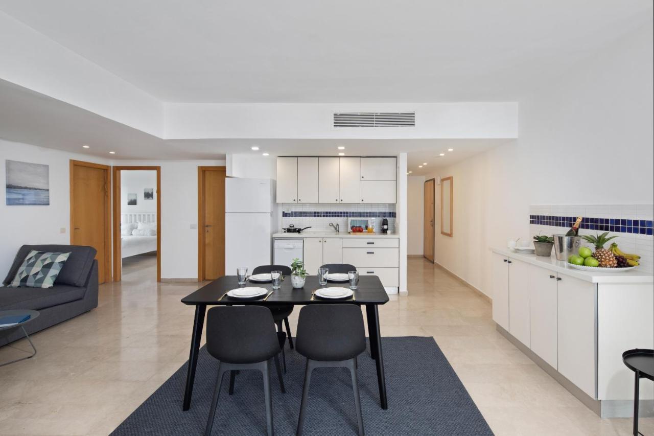 Aparthotel Okeanos On The Beach Herzliya Экстерьер фото