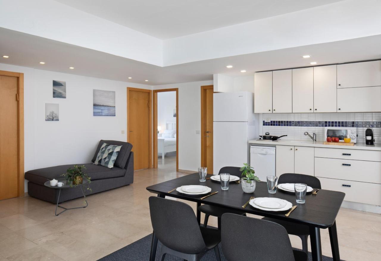 Aparthotel Okeanos On The Beach Herzliya Экстерьер фото