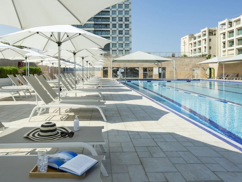 Aparthotel Okeanos On The Beach Herzliya Удобства фото