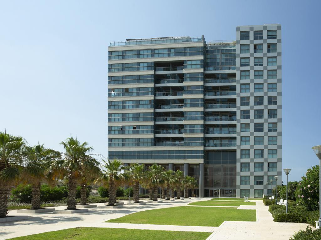 Aparthotel Okeanos On The Beach Herzliya Экстерьер фото
