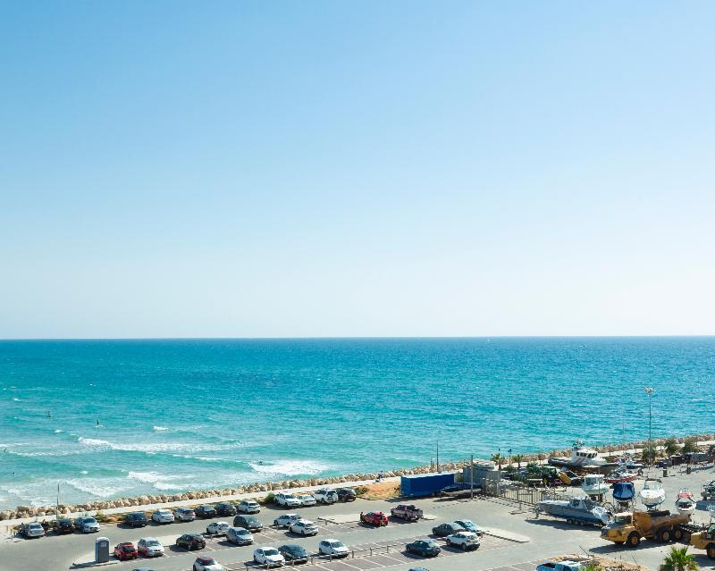 Aparthotel Okeanos On The Beach Herzliya Экстерьер фото