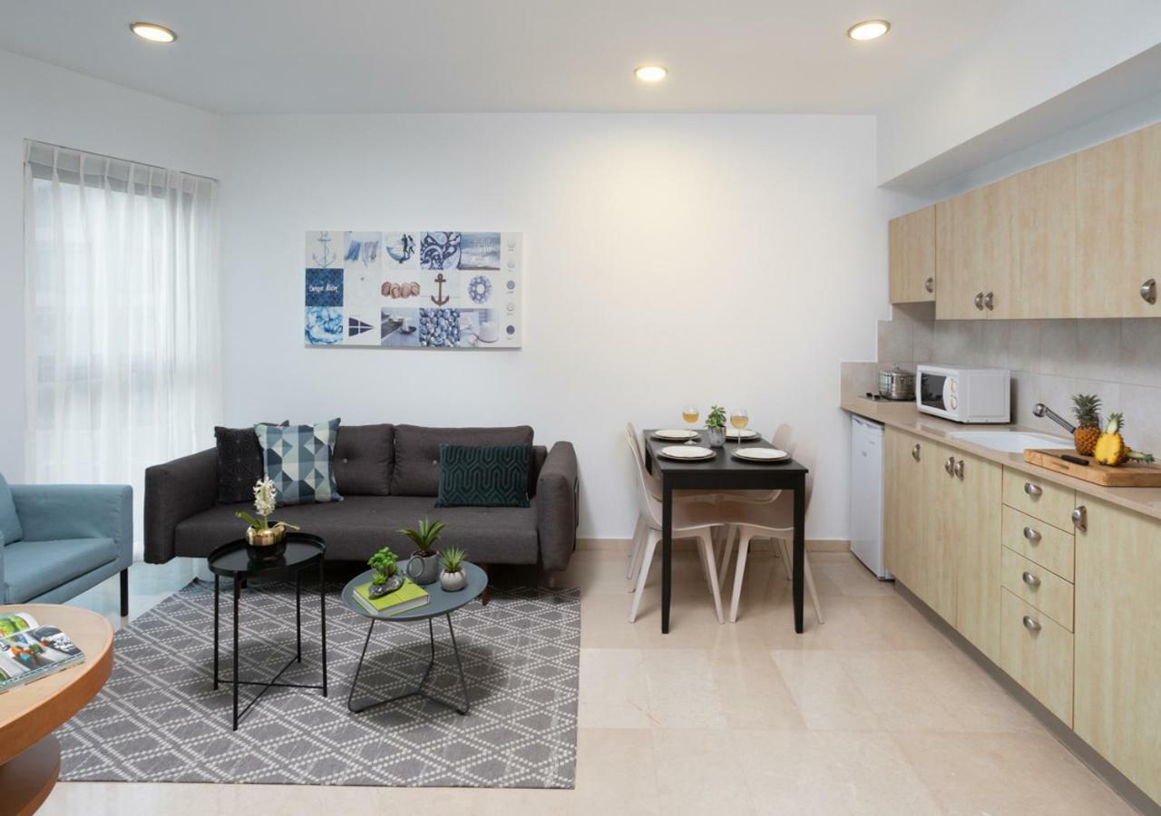 Aparthotel Okeanos On The Beach Herzliya Экстерьер фото