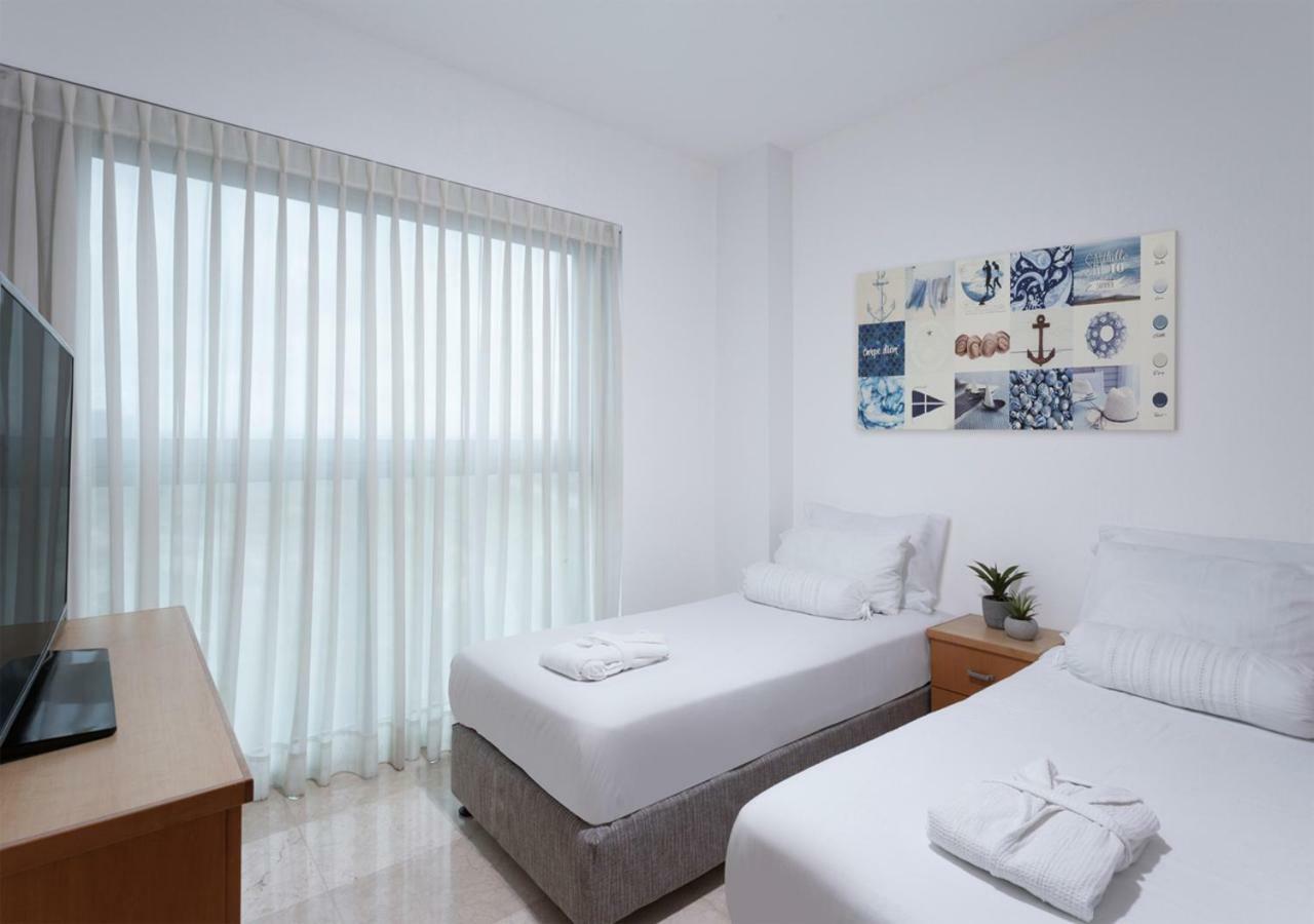 Aparthotel Okeanos On The Beach Herzliya Экстерьер фото