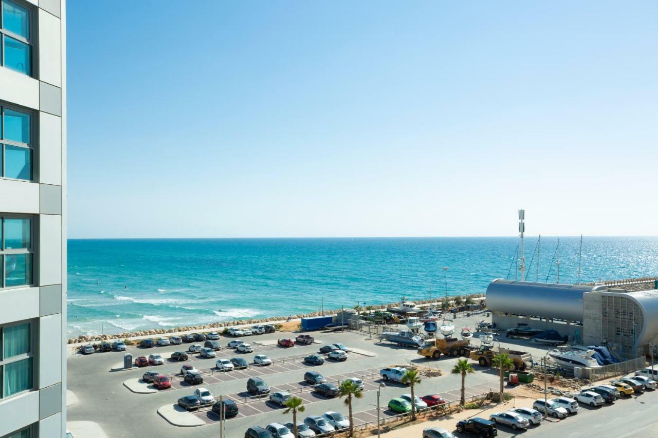 Aparthotel Okeanos On The Beach Herzliya Экстерьер фото