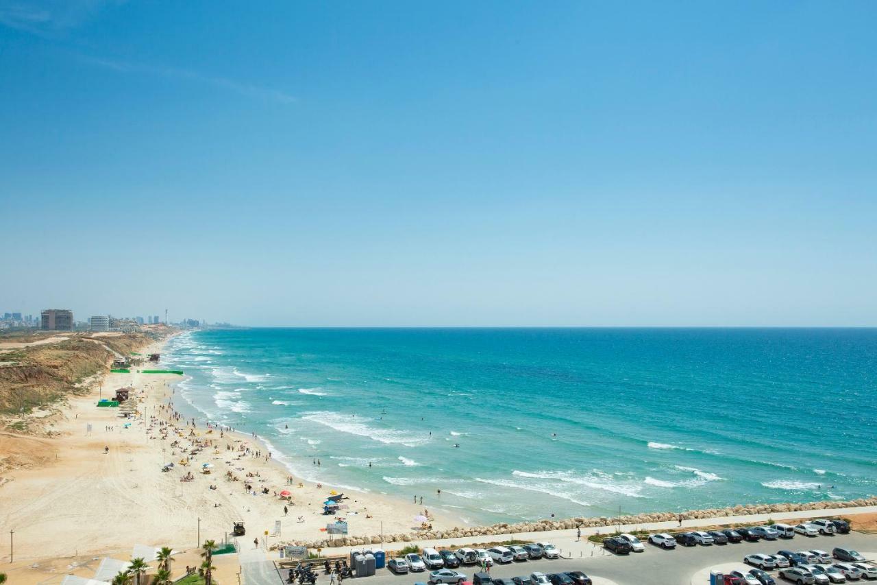 Aparthotel Okeanos On The Beach Herzliya Экстерьер фото
