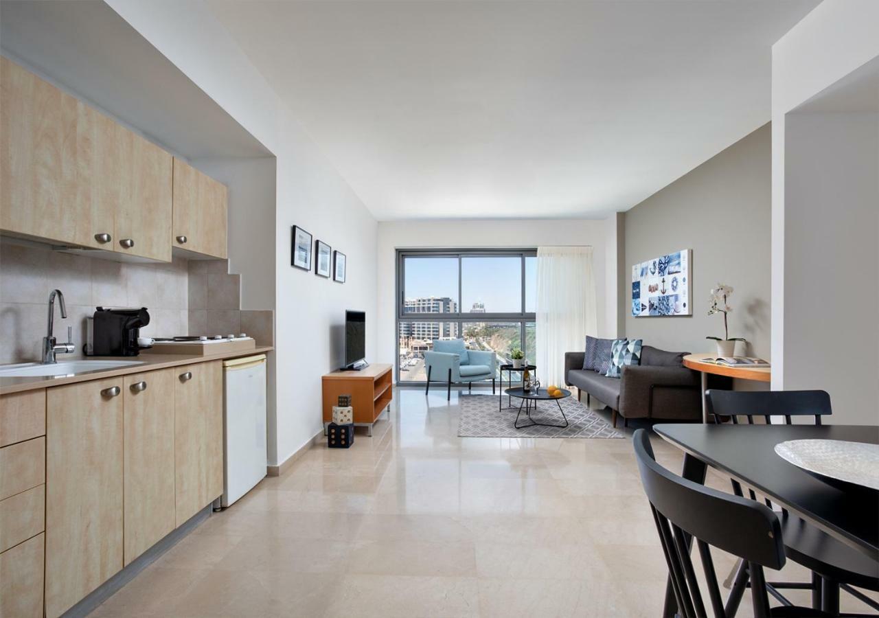 Aparthotel Okeanos On The Beach Herzliya Экстерьер фото